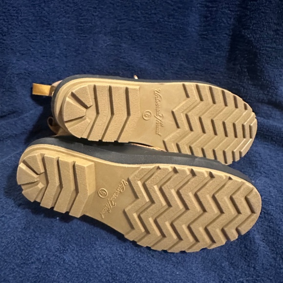 Women’s Tiffy Duck Boots-Tan/Black Size 6 - Picture 5 of 5